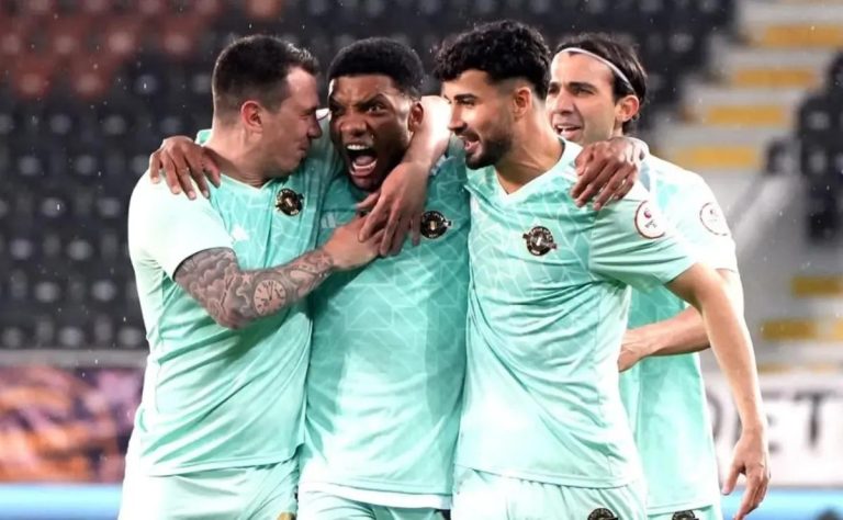 Junior Fernandes brilla en Turquía: doblete clave en empate del Esenler Erokspor ante Çorum FK 2025-04-05T20:08:37.000Z.jpg