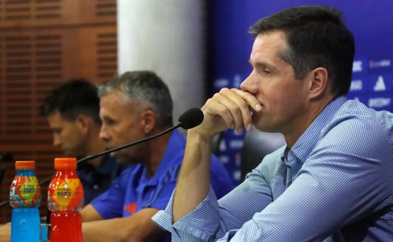 Revés Judicial Sacude a la Universidad de Chile: Poder de Michael Clark en Azul Azul Bajo la Mira 2025-04-05T20:19:15.000Z.jpg