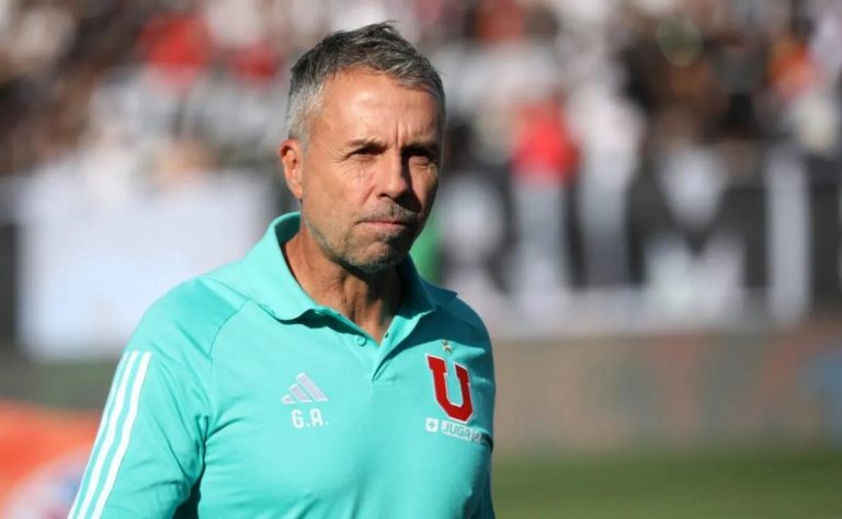 Universidad de Chile Destaca con Triunfos Clave y Enfoca Estrategia en Estudiantes Antes del Superclásico 2025-04-06T12:33:53.000Z.jpg