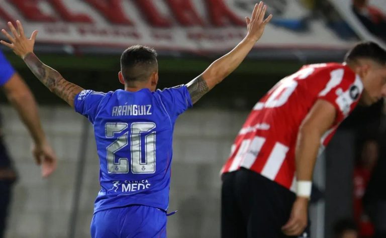 Universidad de Chile se impone a Estudiantes en La Plata y lidera el Grupo A de la Copa Libertadores con puntaje perfecto 2025-04-09T16:13:50.000Z.jpg
