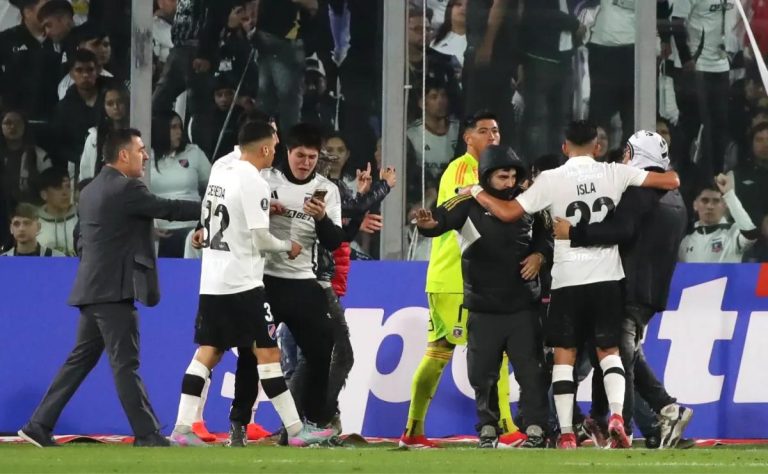 Colo Colo podría enfrentar severas sanciones de Conmebol por incidentes en Copa Libertadores: Multas, suspensión de estadio y competencias internacionales en riesgo 2025-04-11T23:37:18.000Z.jpg