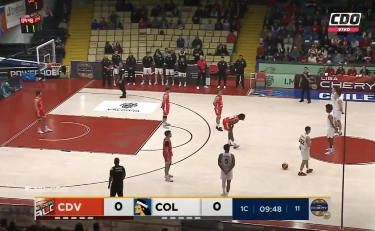 Colo Colo rinde sentido homenaje a jóvenes hinchas fallecidos en tragedia durante partido de básquetbol en Valdivia 2025-04-13T17:41:19.000Z.jpg