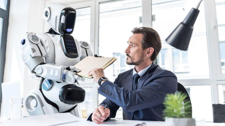 La inteligencia artificial revoluciona industrias y empleos: impacto laboral, desafíos y oportunidades de transformación en 2023 2025-04-14T08:43:13.000Z.jpg