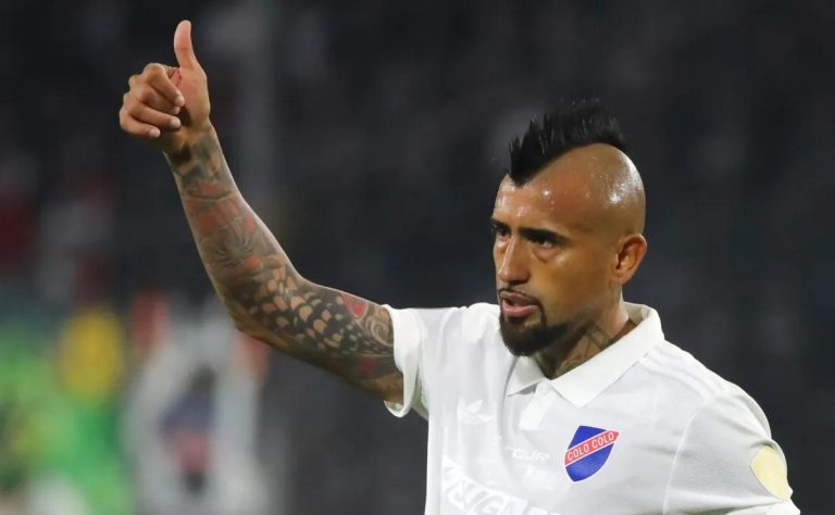 Colo Colo afronta sanciones en la Copa Libertadores 2025 tras incidentes, pero partido crucial ante Racing sigue en pie. 2025-04-15T18:59:26.000Z.jpg