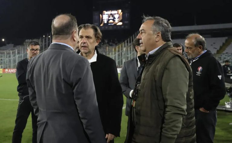 “Crisis en Colo Colo: Sanciones de Conmebol ponen en riesgo el ambicioso proyecto 2025 y generan pérdidas millonarias” 2025-04-16T14:27:18.000Z.jpg