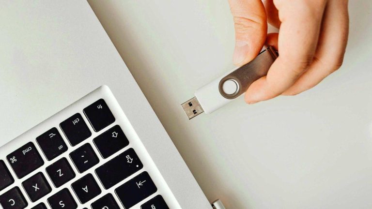 Prolonga la Vida de tu Ordenador Tras el Fin de Windows 10: Descubre ChromeOS Flex como Alternativa Ideal para Equipos Antiguos 2025-04-17T18:30:00.000Z.jpg