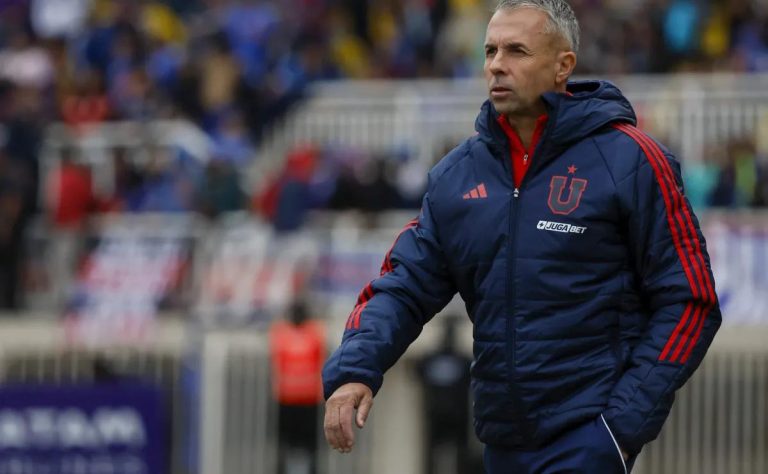 Universidad de Chile regresa a las canchas para enfrentar a Deportes La Serena tras pausa: alineación y detalles del esperado encuentro en el Estadio Nacional 2025-04-17T21:15:40.000Z.jpg