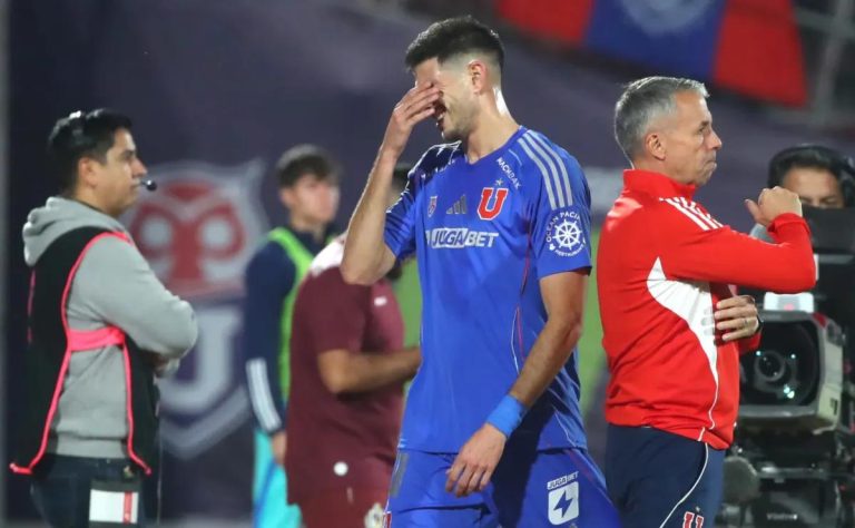 Universidad de Chile Vence a Deportes La Serena 3-1, pero Preocupa la Lesión de Lucas Di Yorio antes del Crucial Choque en la Copa Libertadores 2025-04-18T17:32:46.000Z.jpg