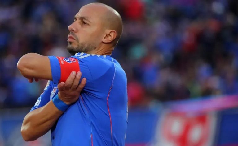 Marcelo Díaz Anuncia su Retiro del Fútbol Profesional: El Ídolo de la Universidad de Chile Busca Coronar su Carrera con la Copa Libertadores 2025-04-19T18:30:52.000Z.jpg