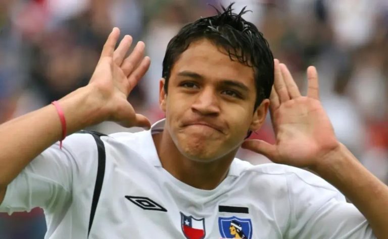 Colo Colo Celebra su Centenario: Alexis Sánchez Revive su Legendario Paso por el Club y Enciende las Redes 2025-04-19T19:10:11.000Z.jpg