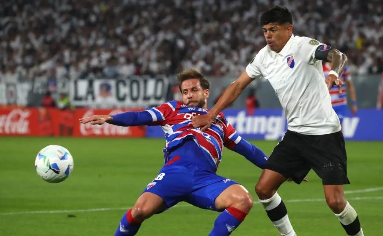 Colo Colo celebra su centenario mientras enfrenta desafíos cruciales en la Copa Libertadores ante Racing de Avellaneda 2025-04-20T03:26:40.000Z.jpg