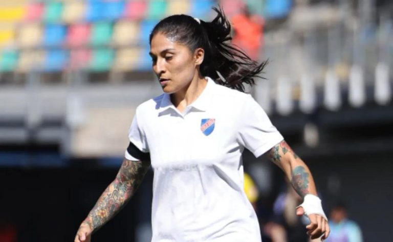 Colo Colo Aplasta a la Universidad de Chile 4-0 en el Superclásico Femenino: Yenny Acuña Brilla con Goleo y Palabras Potentes 2025-04-20T21:32:42.000Z.jpg