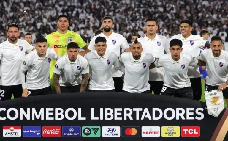 Colo Colo se Reencuentra con la Copa Libertadores: Clave Duelo ante Racing Club tras Cambios Estratégicos de Almirón 2025-04-21T11:13:53.000Z.jpg