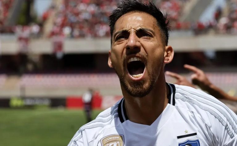Colo Colo y Racing Empatan en un Partido Marcado por la Controversia Arbitral y Críticas a la Conmebol 2025-04-23T04:43:28.000Z.jpg