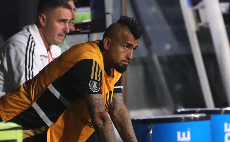 Colo Colo empata 1-1 ante Racing y Arturo Vidal se queda con una deuda pendiente en la Copa Libertadores 2025 2025-04-23T06:16:40.000Z.jpg