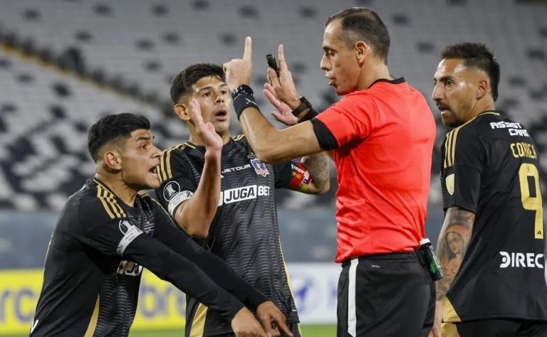 Polémica arbitral empaña empate 1-1 de Colo Colo ante Racing en la Copa Libertadores 2025: ¿Penal no cobrado? 2025-04-23T20:20:27.000Z.jpg