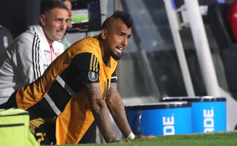 Arturo Vidal defiende a Claudio Aquino tras empate de Colo Colo ante Racing Club en la Copa Libertadores 2025-04-24T15:16:51.000Z.jpg