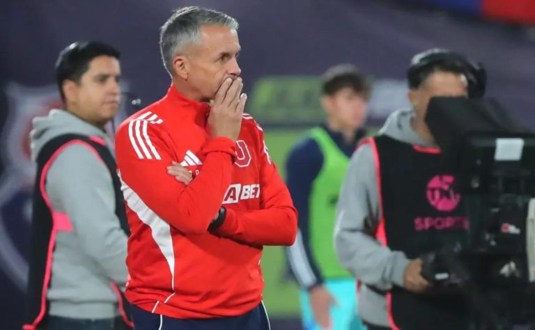 Gustavo Álvarez Advierte: En Universidad de Chile Nadie Tiene Asegurado su Puesto, Promoviendo la Competitividad Antes de Enfrentar a Palestino 2025-04-25T19:44:10.000Z.jpg