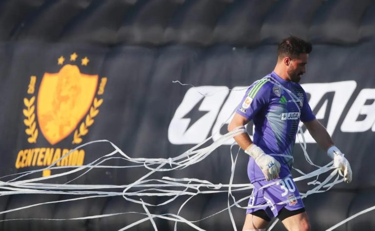 Colo Colo busca redención ante Coquimbo Unido: Alineación sorpresiva para el crucial encuentro en el Estadio Monumental 2025-04-26T19:42:14.000Z.jpg