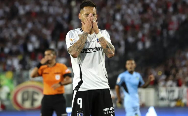 Preocupación en Macul: Lesión de Javier Correa opaca victoria de Colo Colo sobre Coquimbo Unido gracias a doblete de Marcos Bolados en la Liga de Primera 2025 2025-04-26T21:44:07.000Z.jpg