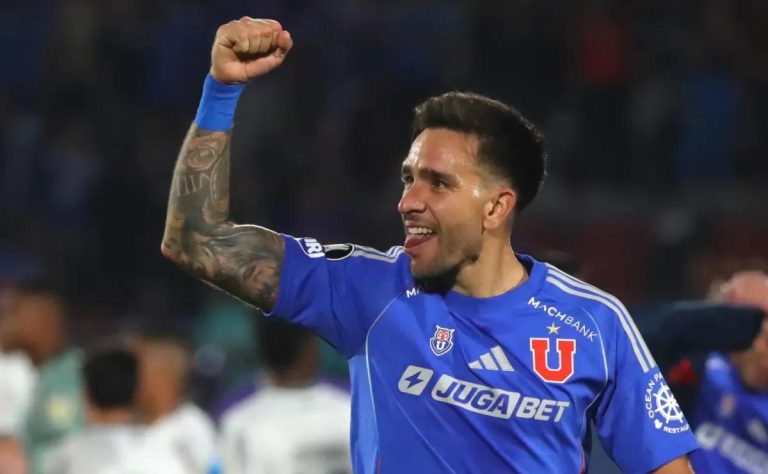 Universidad de Chile se alista para el Clásico Universitario con el estreno del césped híbrido en el Estadio Nacional 2025-04-30T02:43:18.000Z.jpg