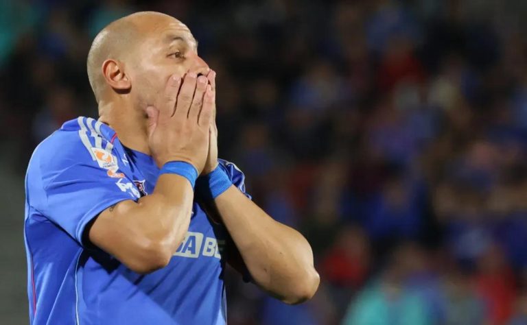 Universidad de Chile enfrenta un desafío extremo: dos partidos en menos de 47 horas ponen a prueba su resistencia en Copa Libertadores y Copa Chile 2025-05-02T20:02:16.000Z.jpg