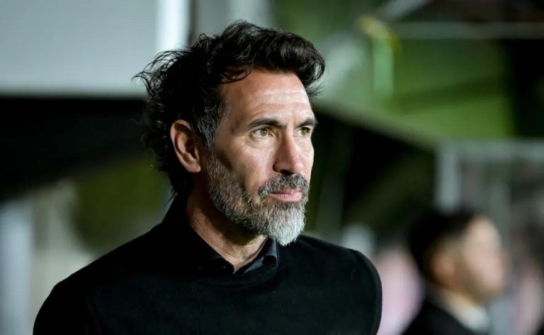 Universidad de Chile Afina Estrategias para Cruciales Encuentros en la Copa Libertadores 2025 contra Estudiantes de La Plata y el Clásico Universitario 2025-05-02T23:11:47.000Z.jpg