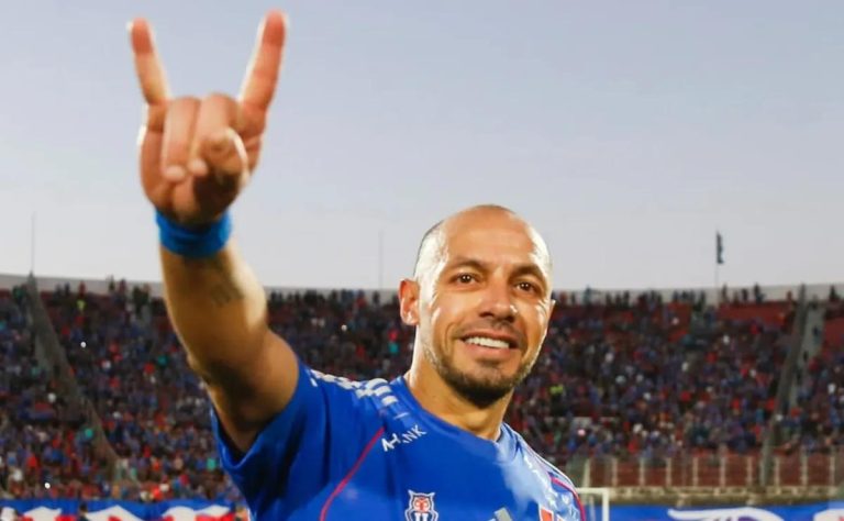 Universidad de Chile conquista una victoria agónica sobre Universidad Católica en el Clásico Universitario y asciende en la tabla de posiciones 2025-05-04T15:02:00.000Z.jpg