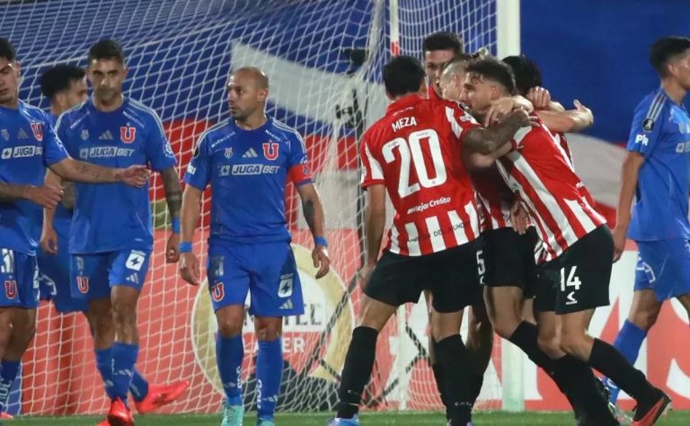 Estudiantes de La Plata rompe el invicto de Universidad de Chile con contundente 3-0 en la Copa Libertadores 2025-05-08T13:32:48.000Z.jpg