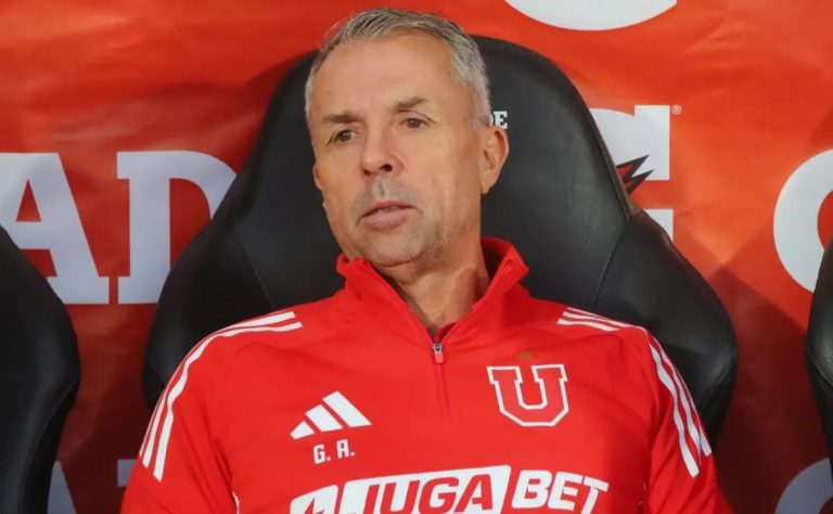 Universidad de Chile vive intensa jornada bajo el liderazgo de Gustavo Álvarez y se prepara para enfrentar a Carabobo y Deportes Recoleta en torneos clave 2025-05-09T17:02:44.000Z.jpg
