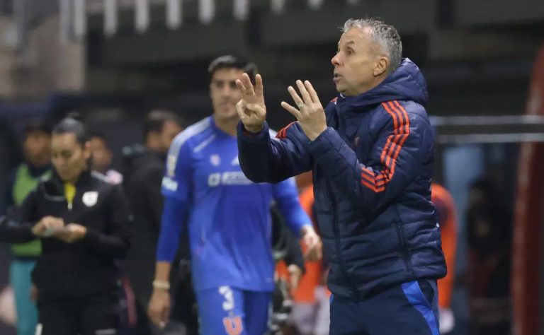 Universidad de Chile avanza a octavos de final en Copa Chile 2025 tras empate con Deportes Recoleta y destaca debut de juvenil Martín Espinoza 2025-05-10T02:03:08.000Z.jpg
