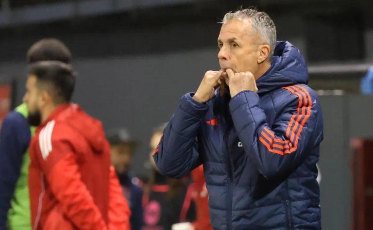 Universidad de Chile busca victoria crucial ante Carabobo en Copa Libertadores: cambios tácticos y la ausencia de Charles Aránguiz marcan el desafío. 2025-05-10T15:25:07.000Z.jpg