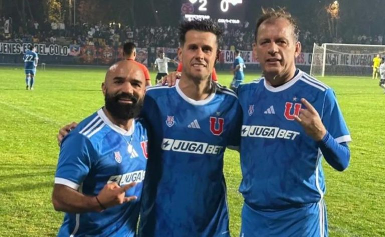 Triunfo Azul: Universidad de Chile vence a Colo Colo 2-0 en emotivo Superclásico de Leyendas en Cauquenes 2025-05-12T14:37:21.000Z.jpg