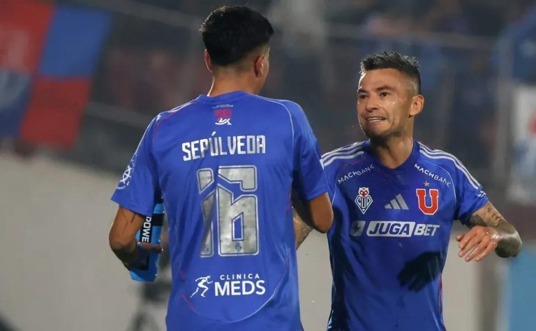 Universidad de Chile brilla en la Copa Libertadores con goleada y un toque de humor en el banquillo 2025-05-14T19:27:02.000Z.jpg