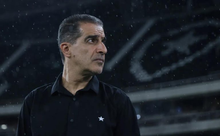 Universidad de Chile se Juega el Pase a Octavos en un Crucial Enfrentamiento contra Botafogo en la Copa Libertadores 2025 2025-05-15T14:28:43.000Z.jpg