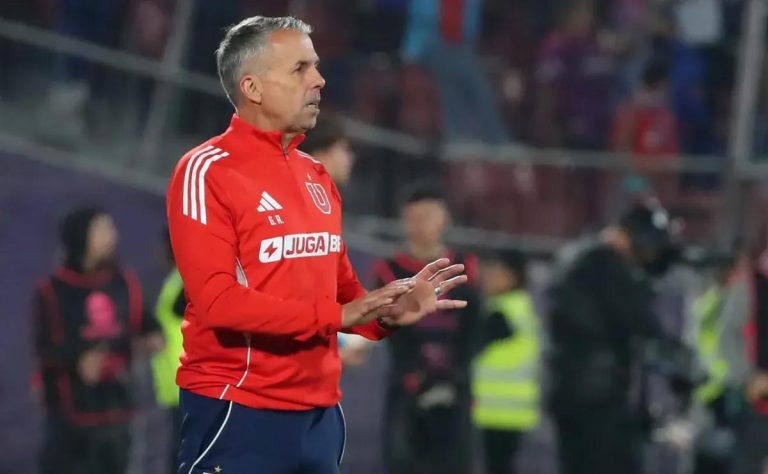 Universidad de Chile derrota a Huachipato 5-1 en el Estadio Nacional y se consolida como candidato al título bajo la dirección de Gustavo Álvarez 2025-05-19T00:52:50.000Z.jpg