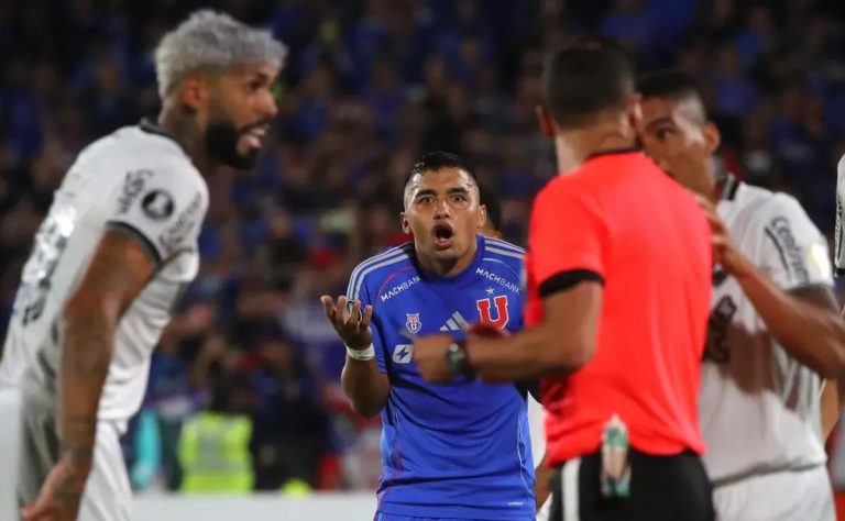 Universidad de Chile vs Botafogo: Duelo Decisivo por la Copa Libertadores 2024 con el Árbitro Colombiano Andrés Rojas en el Centro de la Controversia 2025-05-24T15:22:26.000Z.jpg