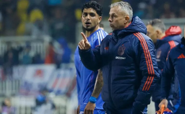 Gustavo Álvarez expresa su preocupación tras la derrota de Universidad de Chile ante Deportes Limache y apunta a corregir errores antes de enfrentar a Botafogo 2025-05-24T21:53:22.000Z.jpg