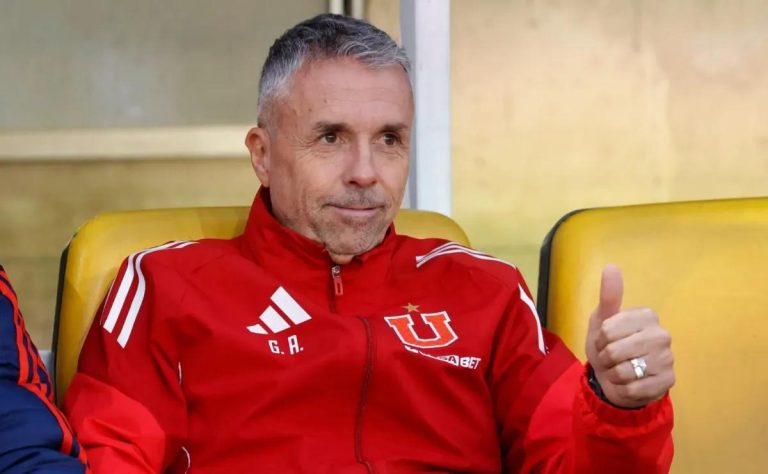 Universidad de Chile Brilla con Goleada Histórica a O’Higgins mientras el Técnico Gustavo Álvarez Bromea sobre las Bajas en Defensa 2025-05-31T21:31:10.000Z.jpg