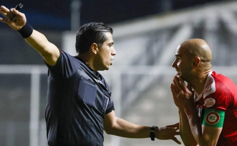 Colo Colo vence a Unión La Calera: polémica arbitral y decisiones del VAR marcan la diferencia en un emocionante duelo de la Liga 2025 2025-06-03T18:02:49.000Z.jpg