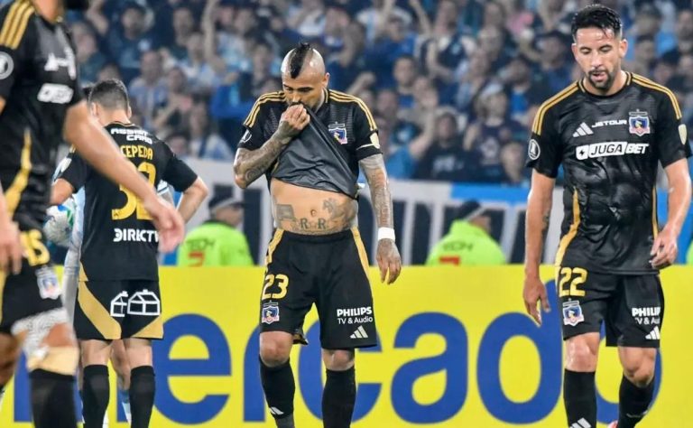 Colo Colo sancionado por la CONMEBOL tras derrota ante Racing Club: Un revés que amenaza su futuro en competiciones internacionales 2025-06-07T13:35:47.000Z.jpg