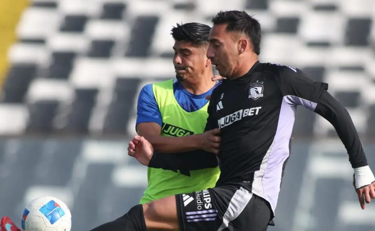 Colo Colo arrolla a Deportes Santa Cruz 5-0 en amistoso a puertas cerradas con brillante actuación de Javier Correa y Arturo Vidal 2025-06-07T21:52:33.000Z.jpg