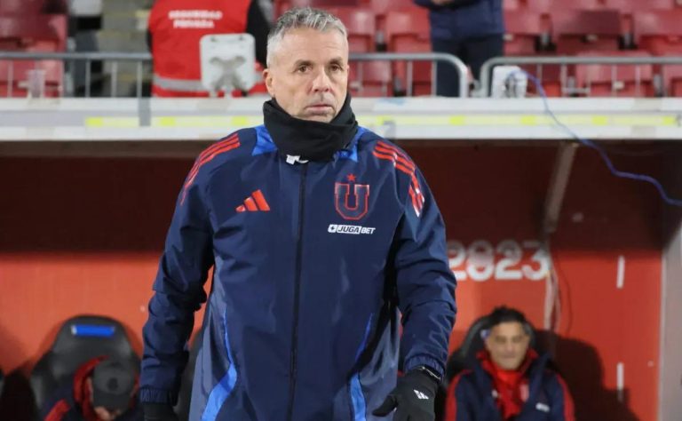 Universidad de Chile: A un Gol del Éxito con Gustavo Álvarez, en la Cima del Fútbol Sudamericano 2025-06-13T15:57:37.000Z.jpg