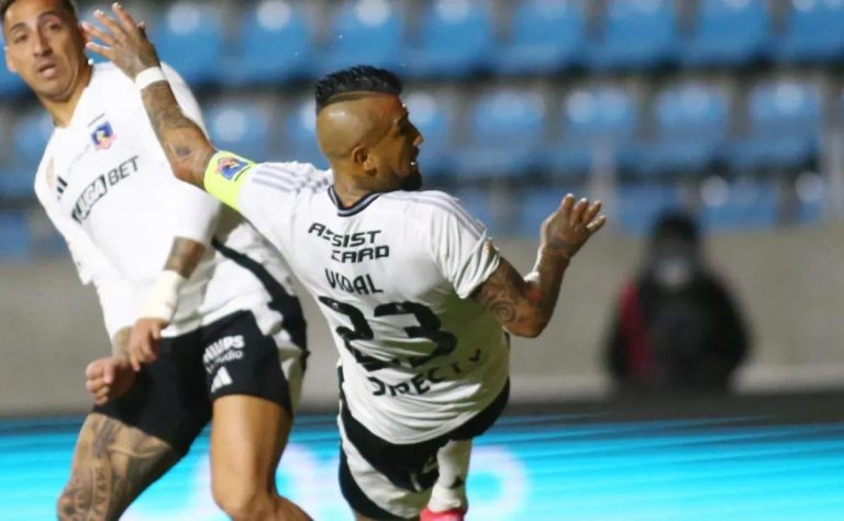 Arturo Vidal y su Noche para el Olvido: Penal Fallido, Gol en Contra y Conflicto en el Empate de Colo Colo contra Deportes Iquique 2025-06-13T16:14:39.000Z.jpg