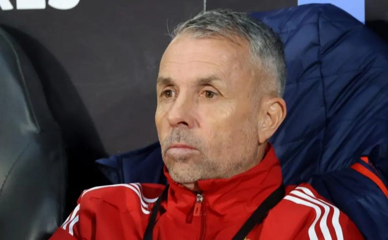 Gustavo Álvarez enfrenta rumores sobre dirigir a La Roja mientras consolida el éxito de Universidad de Chile en la Liga de Primera 2025-06-13T16:20:10.000Z.jpg