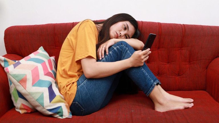 Generación Z desafía paradigmas: El impacto de las redes sociales en su salud mental y el creciente deseo de desconexión. 2025-06-16T13:30:04.000Z.jpg