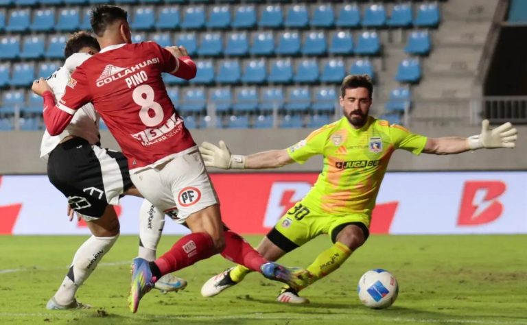 El Portero de Colo Colo, Fernando De Paul, pierde la titularidad tras altercado con Arturo Vidal durante el partido contra Deportes Iquique 2025-06-17T23:08:20.000Z.jpg