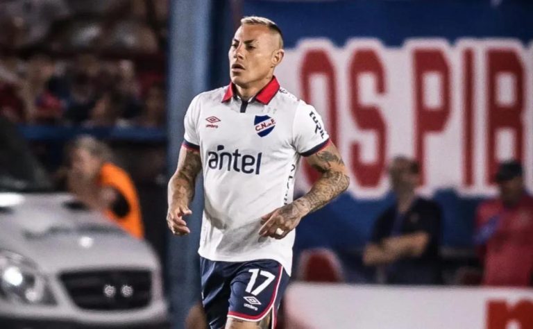 Eduardo Vargas podría regresar a Universidad de Chile: Rumores alimentan la ilusión de los hinchas del “Romántico Viajero” 2025-06-18T16:07:35.000Z.jpg