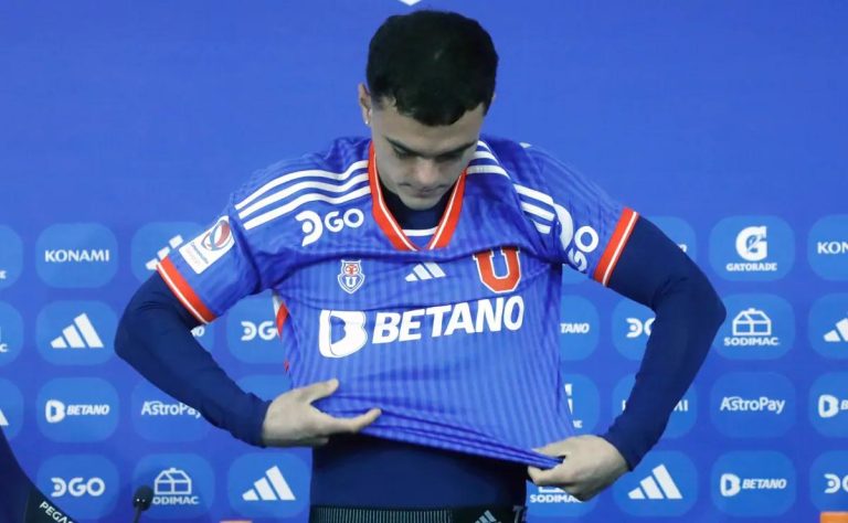 “El Breve y Polémico Paso de Vicente Fernández por Universidad de Chile: Expectativas Incumplidas y Desafíos” 2025-06-18T18:22:57.000Z.jpg