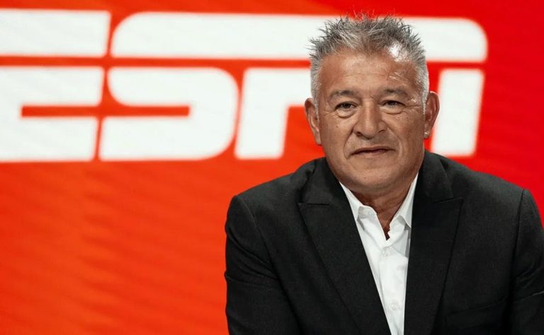 Claudio Borghi insiste en llevar a Israel Poblete a la Selección Chilena a pesar de su situación en Universidad de Chile 2025-06-18T20:22:17.000Z.jpg